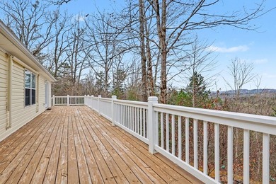 Welcome to this beautifully maintained 3-bedroom, 2-bath - photo 29