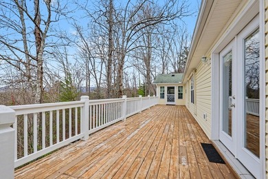 Welcome to this beautifully maintained 3-bedroom, 2-bath - photo 33