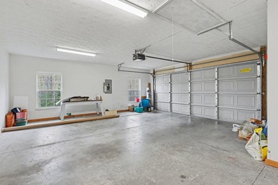 Welcome to this beautifully maintained 3-bedroom, 2-bath - photo 36