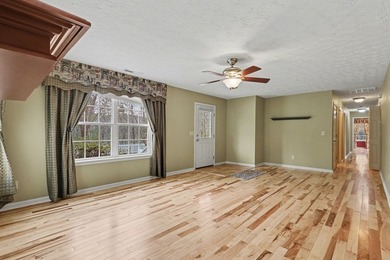 Welcome to this beautifully maintained 3-bedroom, 2-bath - photo 39