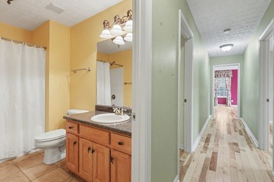 Welcome to this beautifully maintained 3-bedroom, 2-bath - photo 40