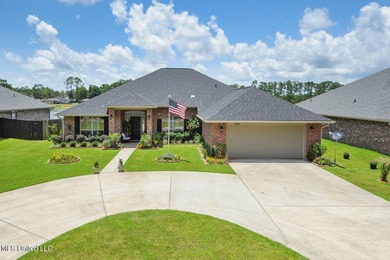 Beautiful 4br/3ba home nestled on a waterfront lot with - photo 1