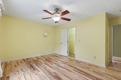 Welcome to this beautifully maintained 3-bedroom, 2-bath - photo 43