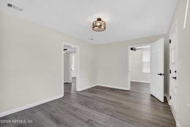 Fully renovated bungalow in central Jacksonville -- just minutes - photo 7