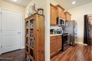 Beautiful 4br/3ba home nestled on a waterfront lot with - photo 10