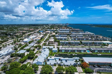 Light and bright Waterfront Condo with beautiful canal and boat - photo 17