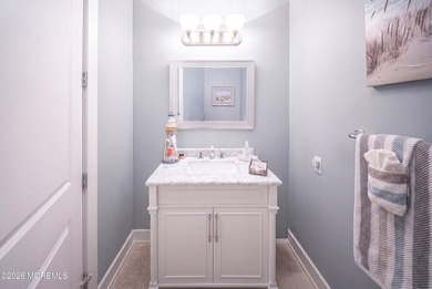 Just in time for summer! Fully renovated. Nothing to do but - photo 18