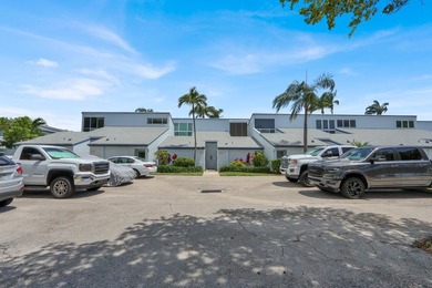 Light and bright Waterfront Condo with beautiful canal and boat - photo 19