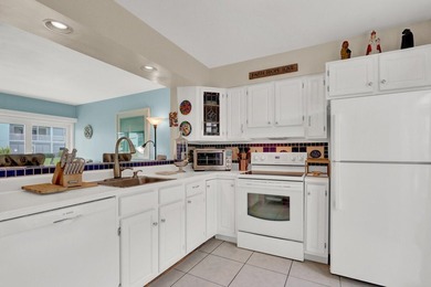 Light and bright Waterfront Condo with beautiful canal and boat - photo 20