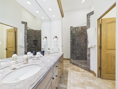 Exceptional Lane Ranch home featuring a 3BR/3BA main residence - photo 22