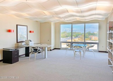 Just in time for summer! Fully renovated. Nothing to do but - photo 23