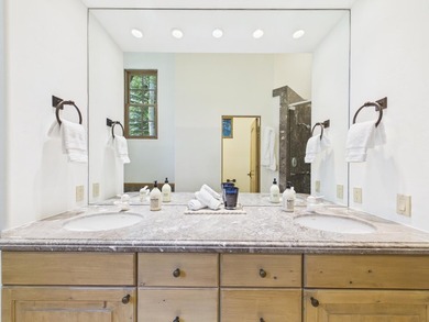 Exceptional Lane Ranch home featuring a 3BR/3BA main residence - photo 23
