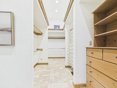 Exceptional Lane Ranch home featuring a 3BR/3BA main residence - photo 24