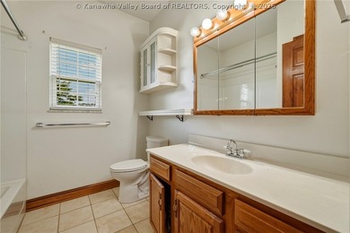 Welcome home to easy living! This beautifully designed home - photo 27