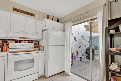 Light and bright Waterfront Condo with beautiful canal and boat - photo 27
