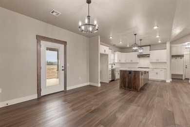 Stunning New Construction on 12+/- Acres in Windmill Farms - photo 31