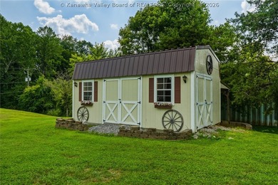 Welcome home to easy living! This beautifully designed home - photo 33