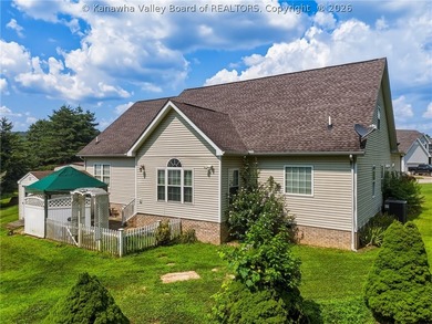 Welcome home to easy living! This beautifully designed home - photo 35