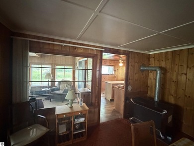 Charming up north cottage with peek-a-boo views of Lake 13 and - photo 8