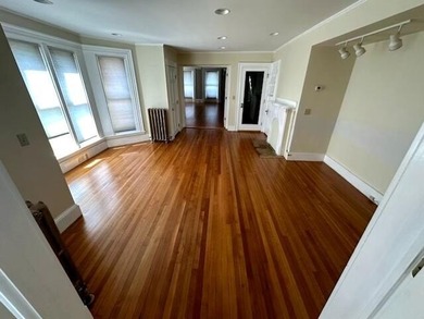 Historic 7000sqft commercial/residential building with original