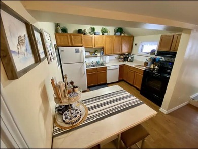 Historic 7000sqft commercial/residential building with original