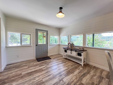 Remodeled home only 5 miles from Colville overlooking the south - photo 6