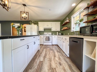 Remodeled home only 5 miles from Colville overlooking the south - photo 9