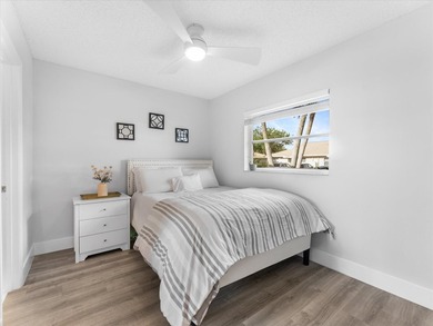Beautiful 2/2 all updated Villa at gated community 55+ Whisper - photo 12