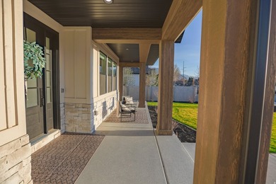 The pinnacle of craftsmanship, this custom palatial rambler - photo 6