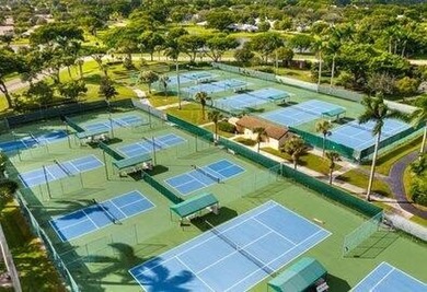 Beautiful 2/2 all updated Villa at gated community 55+ Whisper - photo 32