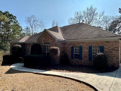 Lake Trailwood Home Sale Pending in Petal Mississippi