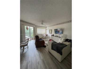 (private lake, pond, creek) Condo For Sale in Pembroke Pines Florida