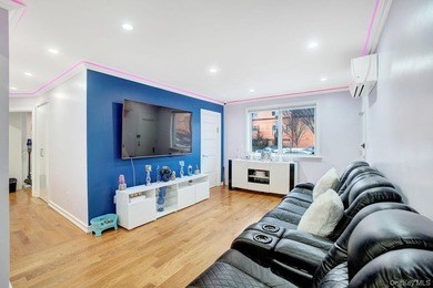 Rare Bayside Offering with Private Basement & Separate Entrance - photo 6