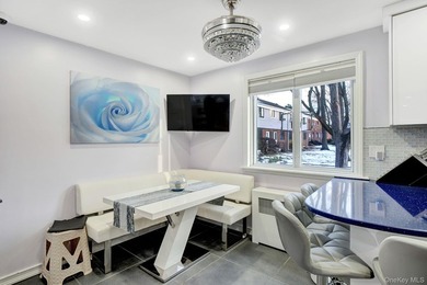 Rare Bayside Offering with Private Basement & Separate Entrance - photo 10