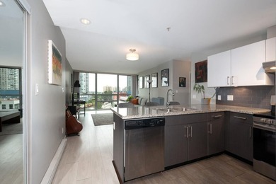 Welcome to InterUrban! This bright northwest corner home offers - photo 3