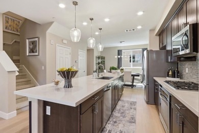 Contemporary Townhome Style Condo in highly sought-after - photo 2