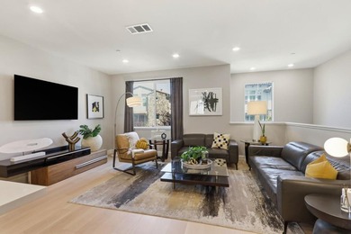 Contemporary Townhome Style Condo in highly sought-after - photo 9