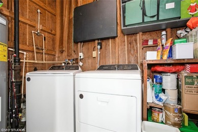 Reducede see this delightful, light and bright updated 3 bedroom - photo 31