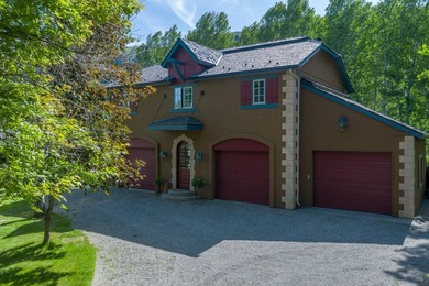 Set on over 5 acres of lushly landscaped grounds, the riverside - photo 31