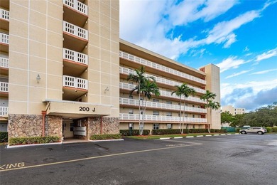 (private lake, pond, coastal) Condo For Sale in Dania Florida