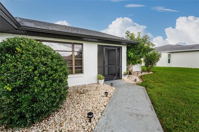 Beautifully maintained 1,732 sq ft, 3-bedroom, 2-bath pool home - photo 2