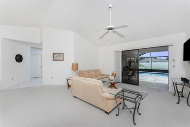 Beautifully maintained 1,732 sq ft, 3-bedroom, 2-bath pool home - photo 8