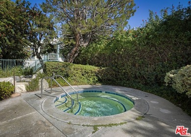 Ideally situated in Ponderosa West, this bright 1-bedroom - photo 25