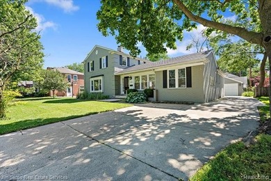 615 Lakepointe presents an exceptional 3-bedroom, 2.1-bath - photo 1