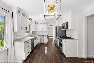 615 Lakepointe presents an exceptional 3-bedroom, 2.1-bath - photo 8