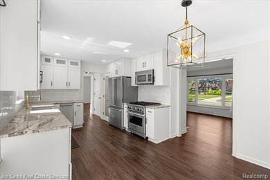615 Lakepointe presents an exceptional 3-bedroom, 2.1-bath - photo 10