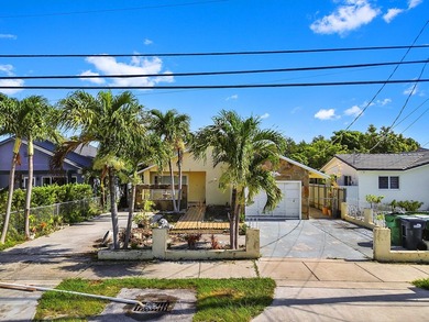 Welcome to this single-story residence located in the Coral - photo 3