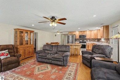 All Re-done and ready for its next family. This place has all - photo 6
