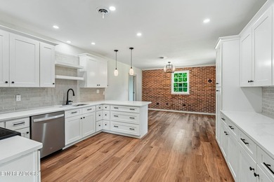 Have you been looking for the modern farmhouse or barndominium - photo 5