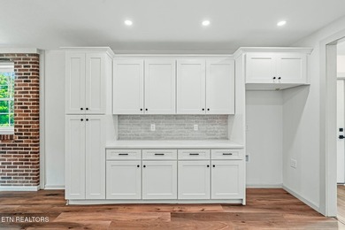 Have you been looking for the modern farmhouse or barndominium - photo 8
